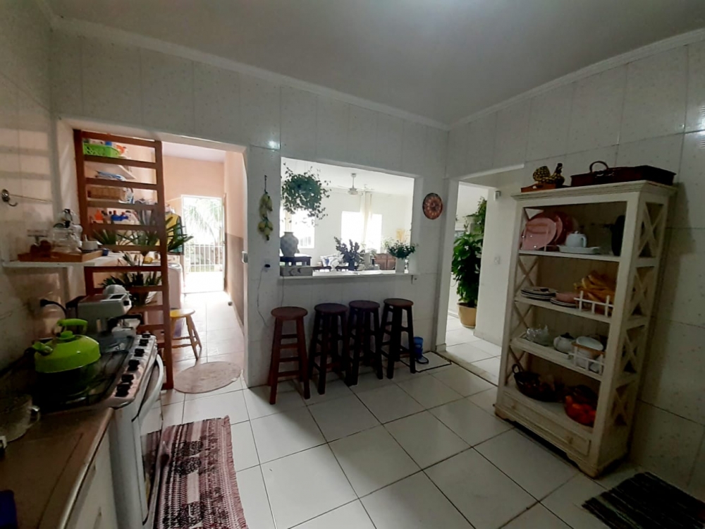 VENDO CASA COM PISCINA NO JARD